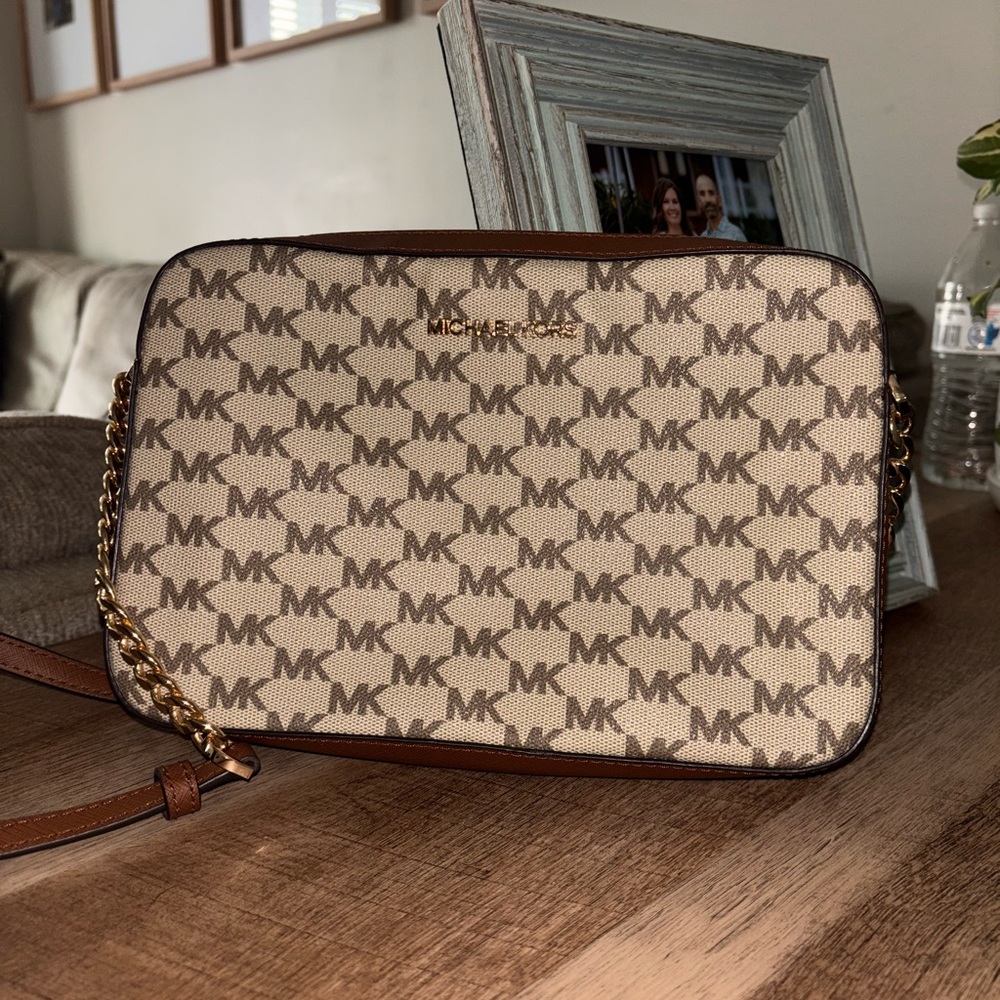 Michael Kors Brown and Tan Crossbody Bag (NWOT)